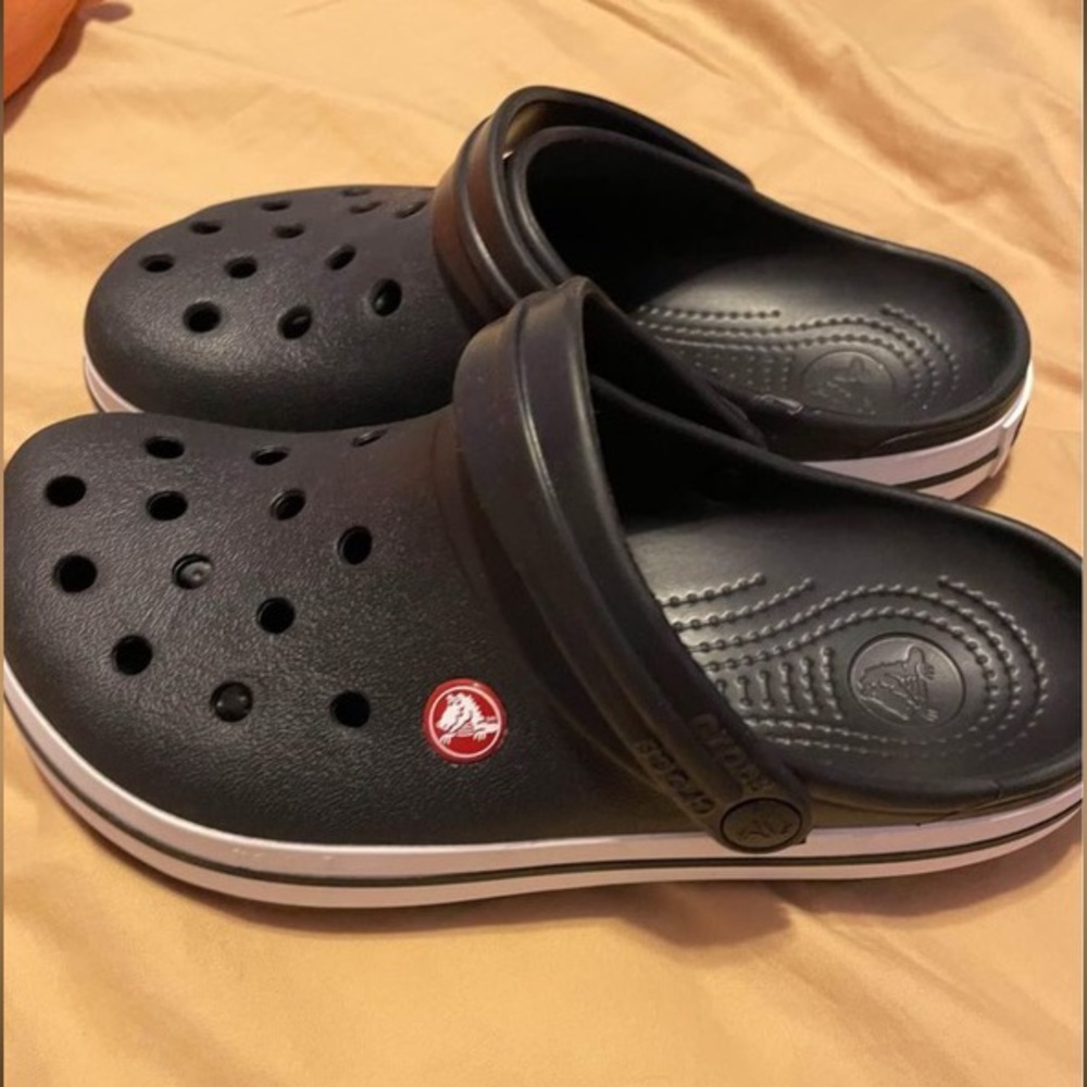 Black and white Baya Striped crocs